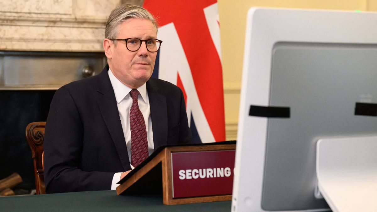 ‘Go up a gear’: Starmer gives revamped Cabinet mantra to pull down Nigel Farage’s rising graph