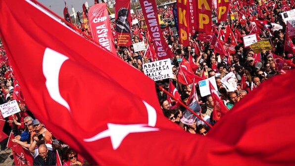 Hundreds of thousands rally in Istanbul as oppn decries Erdogan’s crackdown on political rivals