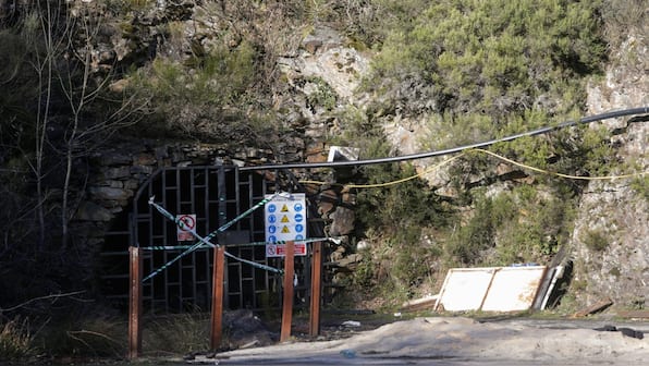 Tragic coal mine accident in Spain's Asturias claims five lives, four injured