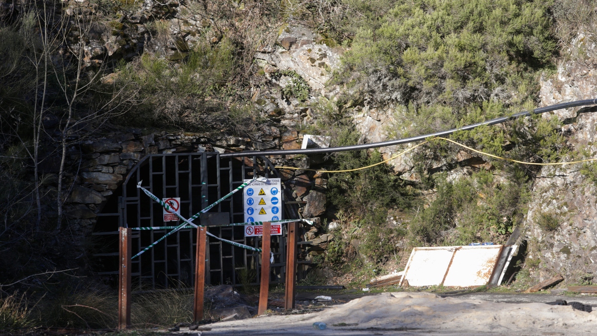 Tragic coal mine accident in Spain's Asturias claims five lives, four injured Tragic coal mine accident in Spain's Asturias claims five lives, four injured