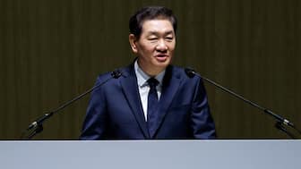 Han Jong-hee, co-chief executive officer of Samsung Electronics Co., passed away due to cardiac arrest. Reuters