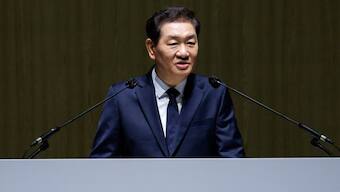 Han Jong-hee, co-chief executive officer of Samsung Electronics Co., passed away due to cardiac arrest. Reuters