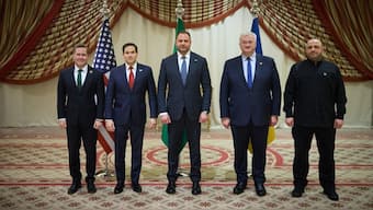 US Secretary of State Marco Rubio, US National Security Advisor Mike Waltz, Ukrainian Foreign Minister Andrii Sybiha, Ukrainian Head of Presidential Office Andriy Yermak, and Ukrainian Minister of Defence Rustem Umerov pose for a picture after their meeting in Jeddah, Saudi Arabia, March 11, 2025. Ukrainian Presidential Press Service via Reuters