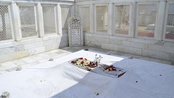 Why Aurangzeb’s tomb is at the centre of Maharashtra politics