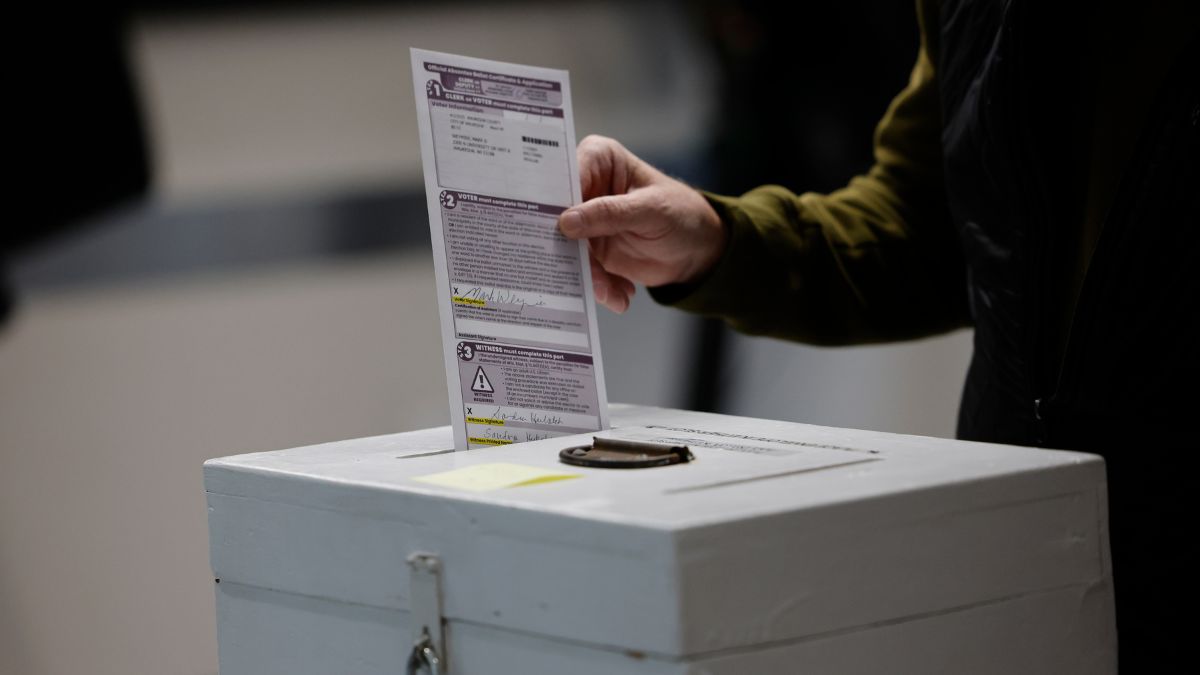 Trump announces sweeping changes to US election rules. Can he legally do that? Trump announces sweeping changes to US election rules. Can he legally do that?