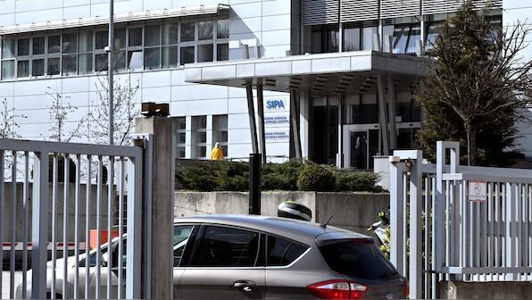 Bosnia's constitutional court suspends controversial Serb laws, EU announces reinforcements