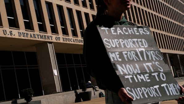 US could see another round of mass firings as Monday deadline nears for govt agencies
