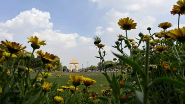 Holi weekend brings rare breathable air for Delhiites as AQI recorded at 85, lowest in 3 years for Jan-March period