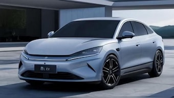 BYD’s model, named Qin L, starts at $16,517 while Tesla’s Model 3’s basic edition costs consumers $32,500. Source: X/@yicaichina