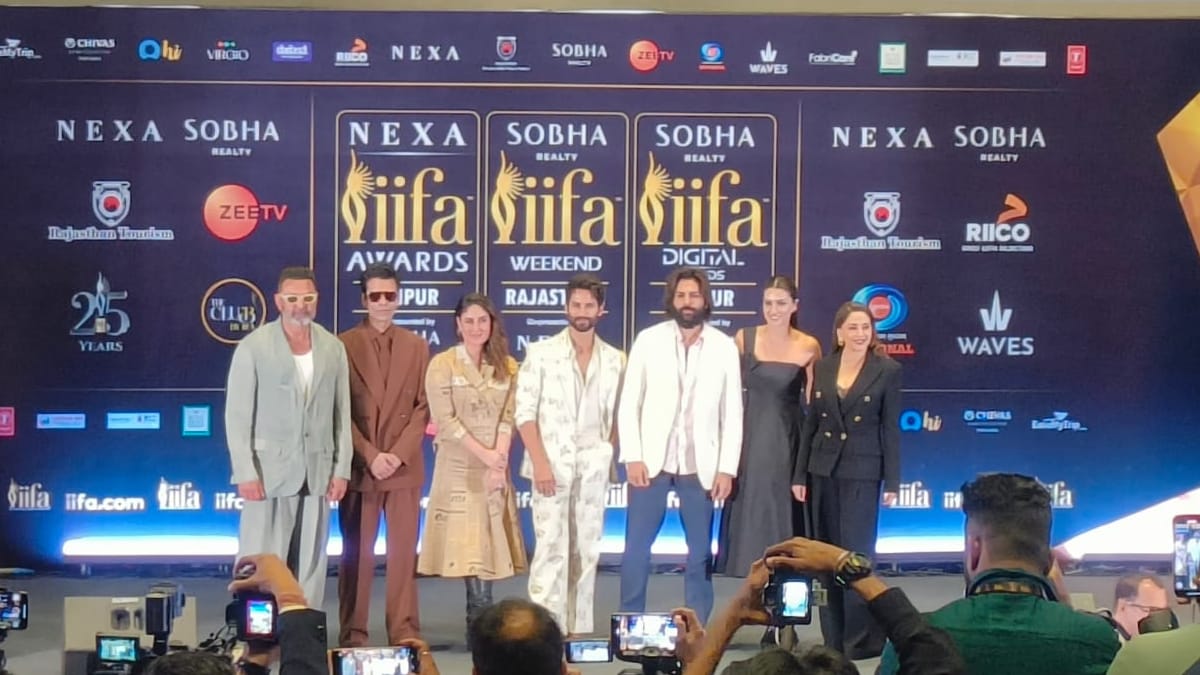 IIFA 2025: Shahid Kapoor and Kareena Kapoor Khan reunite at the ceremony, netizens say 'Jab They Met'