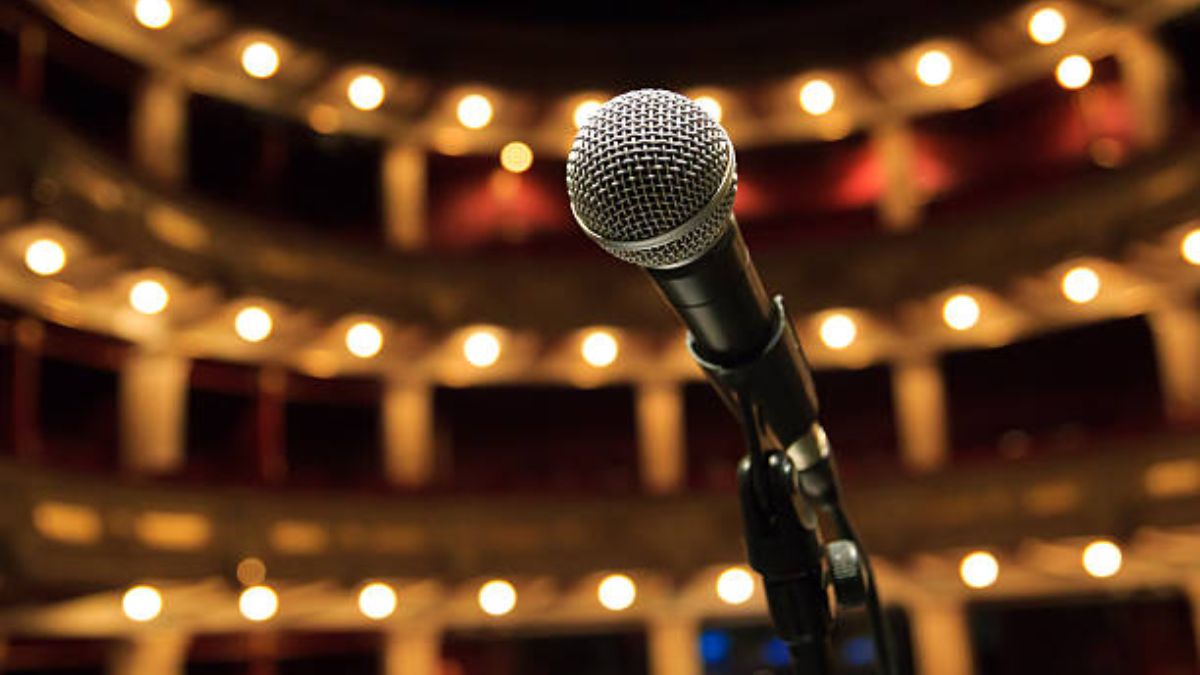 According to Pitch-a-Friend’s website, the event is designed to “celebrate friendship by allowing friends to give short slide presentations about their remarkable single friends to a lively audience of available singles.” Image for Representation. According to Pitch-a-Friend’s website, the event is designed to “celebrate friendship by allowing friends to give short slide presentations about their remarkable single friends to a lively audience of available singles.” Image for Representation.