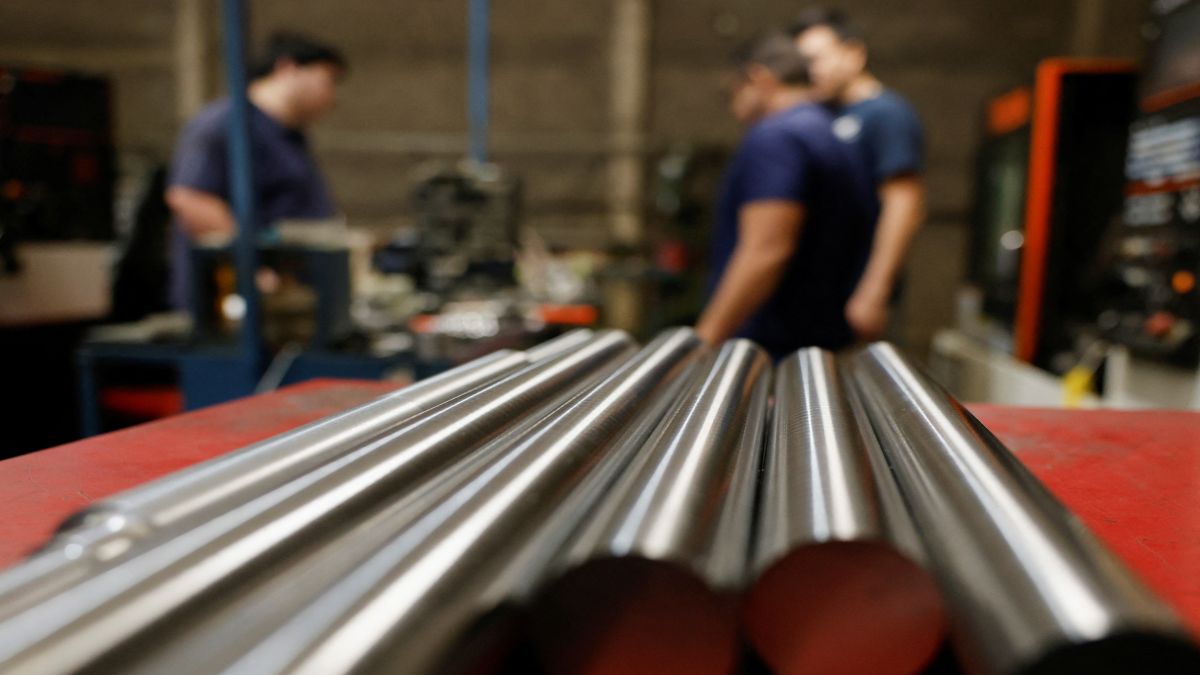 Subsidiary of China's second-largest steelmaker suffers nearly $1bn loss as industry struggles deepen Subsidiary of China's second-largest steelmaker suffers nearly $1bn loss as industry struggles deepen