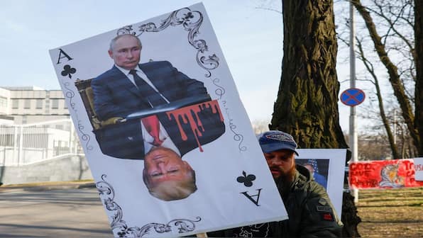 Trump-Putin phone call shows Russian president ‘playing’ POTUS, sensing his desperation for a deal