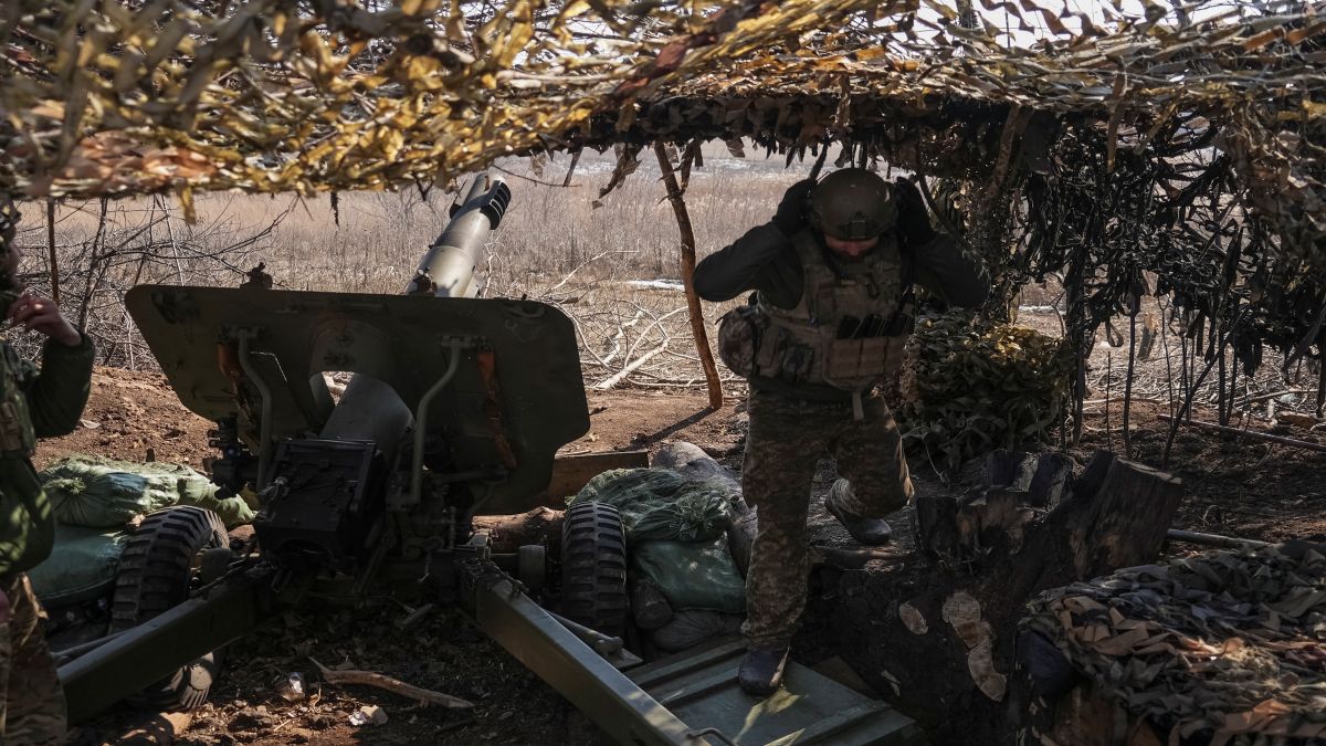 Servicemen of the 14th Assault Brigade Chervona Kalyna of the Ukrainian National Guard fire an OTO Melara howitzer towards Russian troops at a position in a front line, amid Russia's attack on Ukraine, near the town of Pokrovsk in Donetsk. Reuters Servicemen of the 14th Assault Brigade Chervona Kalyna of the Ukrainian National Guard fire an OTO Melara howitzer towards Russian troops at a position in a front line, amid Russia's attack on Ukraine, near the town of Pokrovsk in Donetsk. Reuters