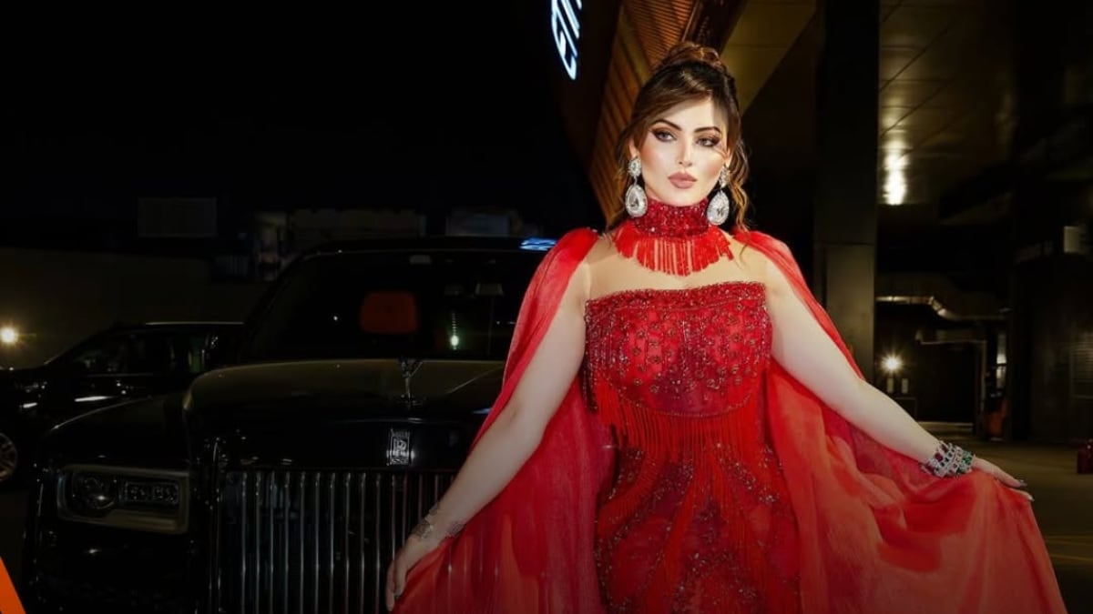 Netflix's 'Daaku Maharaj' actress Urvashi Rautela makes history, becomes first actress to buy Rolls Royce Cullinan worth Rs 12 crore