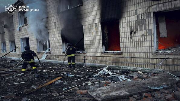 1 dead, over 100 injured in latest wave of Russian attacks against Ukraine