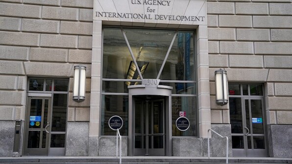 US to fire thousands of workers, diplomats & civil servants as Musk’s Doge dismantles USAID: Report