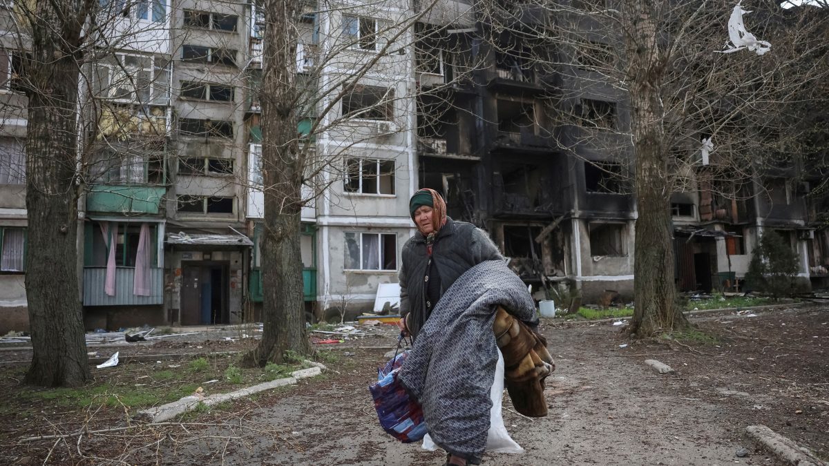 A woman carries her belongings during an evacuation, amid Russia's attack on Ukraine, in the frontline town of Pokrovsk in Donetsk region, Ukraine. File image/ Reuters A woman carries her belongings during an evacuation, amid Russia's attack on Ukraine, in the frontline town of Pokrovsk in Donetsk region, Ukraine. File image/ Reuters
