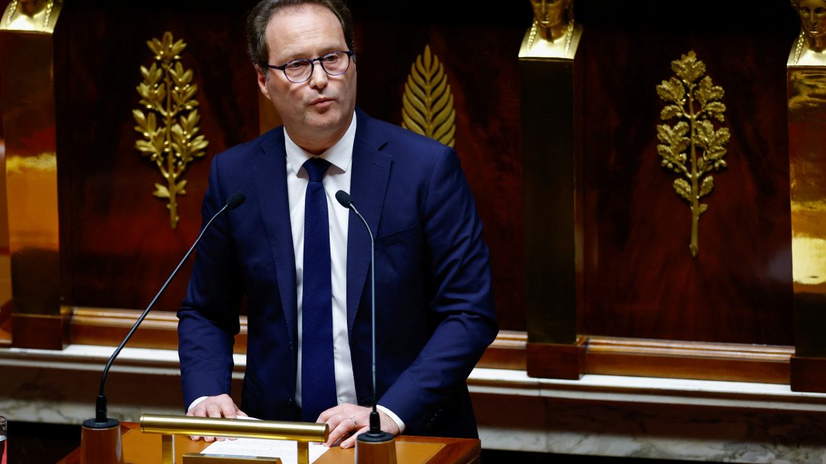 France adopts sweeping narcotics law to combat cocaine influx France adopts sweeping narcotics law to combat cocaine influx