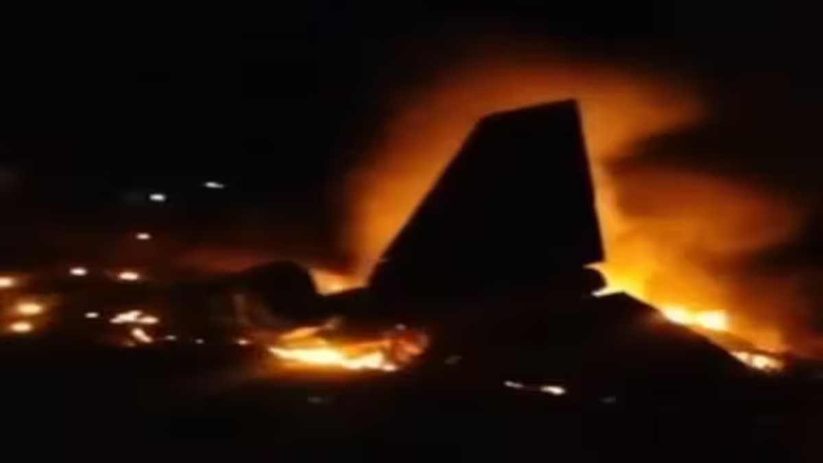 Jaguar fighter jet of Indian airforce crashes in Gujarat. Screengrab Jaguar fighter jet of Indian airforce crashes in Gujarat. Screengrab