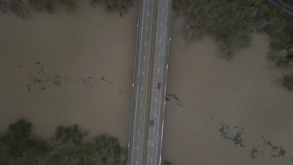 After tornadoes, central US hit by torrential rain, flashfloods