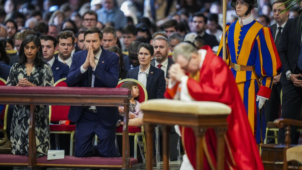 US VP JD Vance meets Italian premier in Rome amid tariffs talks, attends Good Friday services at the Vatican US VP JD Vance meets Italian premier in Rome amid tariffs talks, attends Good Friday services at the Vatican