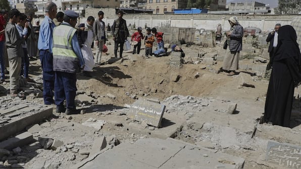 US airstrikes in Yemen kill 12, wound 30 amid intensified campaign against Houthi rebels