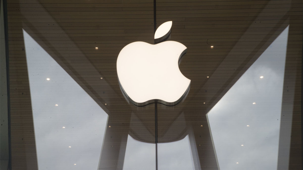Apple names India-born Sabih Khan as chief operating officer Apple names India-born Sabih Khan as chief operating officer