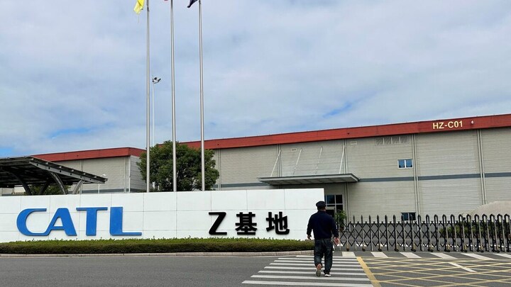 DeepSeek moment for EVs? China’s battery giant unveils cell that can run 520 km on 5-minute charge
