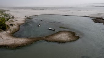 View of boats in the water on the dry riverbed of the Indus River in Hyderabad, Pakistan, April 24, 2025. File Image/Reuters