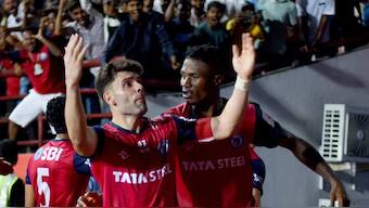 Jamshedpur FC's Javi Hernandez celebrates scoring a late winner against Mohun Bagan during their ISL 2024-25 semi-final match. Image: ISL