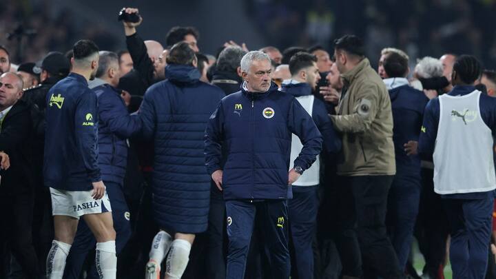 Jose Mourinho pinches nose of Galatasaray manager after Turkish Cup loss marred by clashes between players Jose Mourinho pinches nose of Galatasaray manager after Turkish Cup loss marred by clashes between players