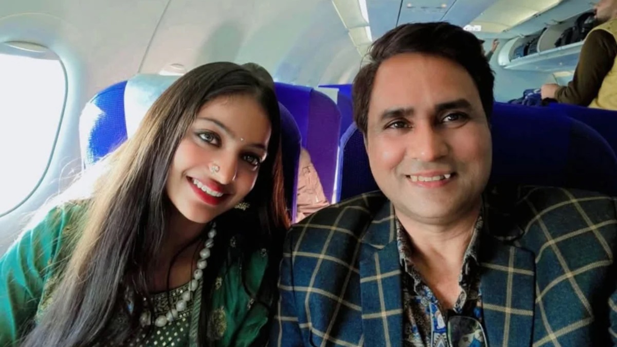 Who is Sanoj Mishra, the director who offered a film to Mahakumbh viral girl Monalisa, gets arrested for alleged rape Who is Sanoj Mishra, the director who offered a film to Mahakumbh viral girl Monalisa, gets arrested for alleged rape