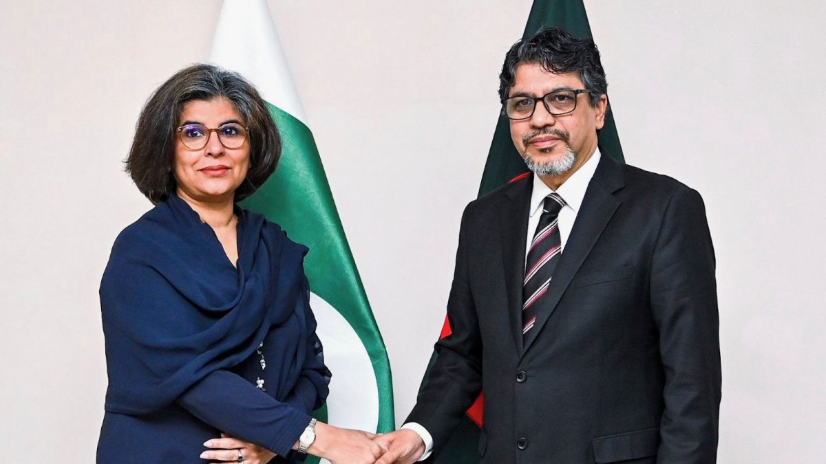 Bangladesh demands apology from Pakistan for 1971 atrocities, $4.3 bn reparation in first diplomatic talks in 15 years Bangladesh demands apology from Pakistan for 1971 atrocities, $4.3 bn reparation in first diplomatic talks in 15 years