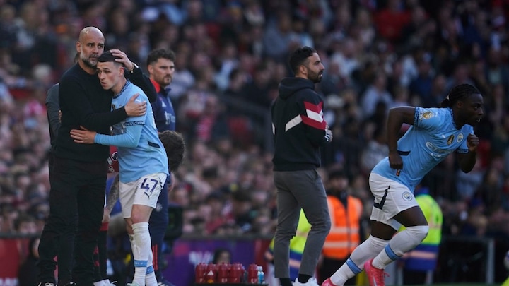 Man United fans accused of 'lacking integrity and class' by Guardiola over Foden chants: 'They should be ashamed'