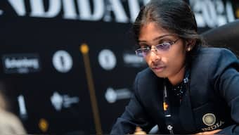 R Vaishali beat former world champion Mariya Muzychuk of Ukraine and jumped into joint lead. Image: FIDE
