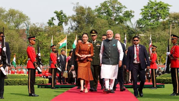 PM Modi gifts Indian handicrafts to Thailand’s King and leaders
