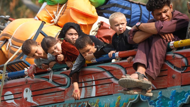 Over 100,000 Afghans left Pakistan in a month after permit cancellations, government crackdown