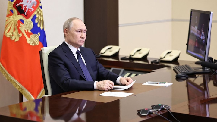 There’s ‘absolutely no evidence’ Putin wants to negotiate peace in Ukraine, says UK spy chief