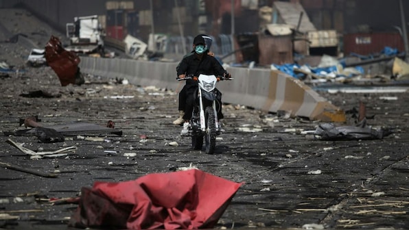 At least 8 killed, over 750 injured in suspected chemical explosion at Iran’s Bandar Abbas port