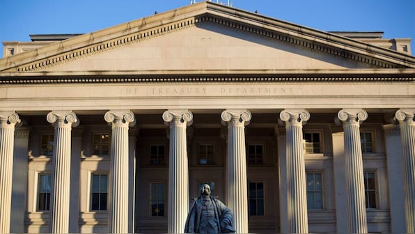 Why is the world so heavily invested in US Treasuries?