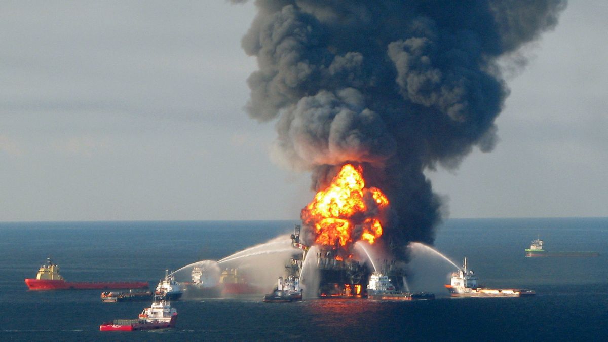 History Today: The deadly Deepwater Horizon blast that led to a massive oil spill History Today: The deadly Deepwater Horizon blast that led to a massive oil spill