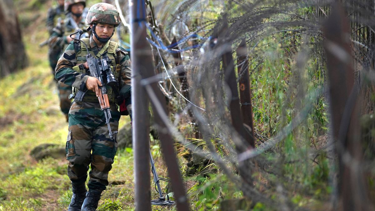 Indian army soldiers patrol along the Line of Control between India and Pakistan. Tensions have increased between the two countries in the wake of the Pahalgam terror attack. Representational Image/AP Indian army soldiers patrol along the Line of Control between India and Pakistan. Tensions have increased between the two countries in the wake of the Pahalgam terror attack. Representational Image/AP