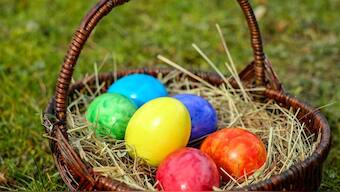 Instead of spending extra on a carton of eggs, people in US are turning to more creative and cost-effective alternatives like dyeing potatoes and marshmallows, or opting for reusable plastic eggs. Image for Representation Pixabay