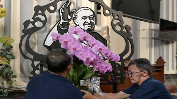 Destroying of ring, a burial and mourning… What next after Pope Francis’ death?