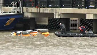 Video: Six killed as tourist helicopter crashes into New York City's Hudson. Image: AP