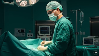 In a span of just three months—from December 2024 to February 2025—the fake doctor reportedly carried out at least 15 heart surgeries at Damoh Hospital. Tragically, seven of those patients didn’t survive. AI-generated representative image
