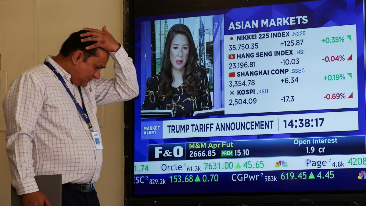 Sensex & Nifty fall as Trump hits India with 25% tariff, South Korea leads Asian markets' decline Sensex & Nifty fall as Trump hits India with 25% tariff, South Korea leads Asian markets' decline