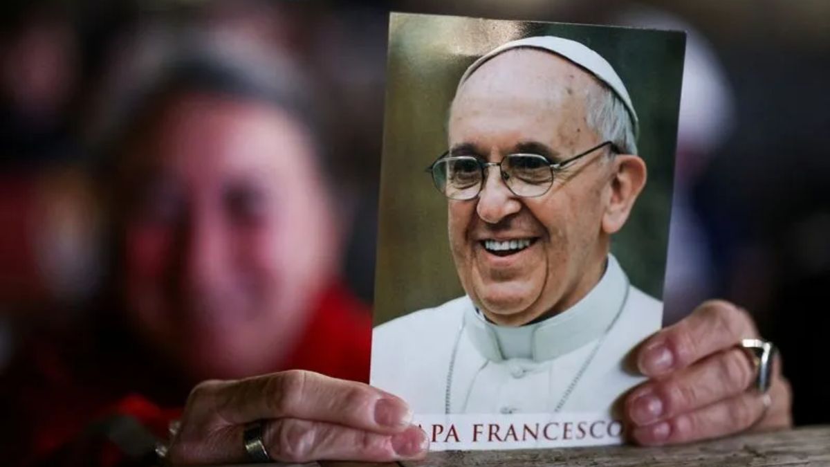 Amalia recalled how one day (sometime in 1948 or 1949), young pope gave her a love letter that proposed a marriage,'If I don’t marry you, I’m going to be a priest,’ it said. Reuters Amalia recalled how one day (sometime in 1948 or 1949), young pope gave her a love letter that proposed a marriage,'If I don’t marry you, I’m going to be a priest,’ it said. Reuters