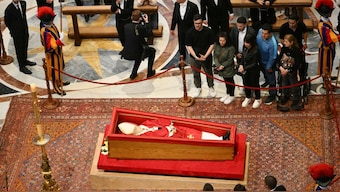 A sea of mourners has gathered to express grief and pay their final respects to Pope Francis, who lies in state at St. Peter’s Basilica in Rome. AFP